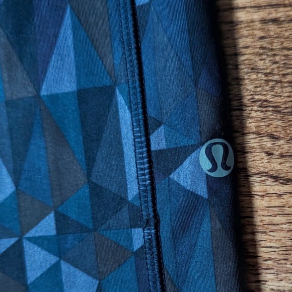 LULULEMON Speed Tight II Luxtreme Leggings‎ Stained Glass Love Nightfall Sz 0-2 - Picture 10 of 10
